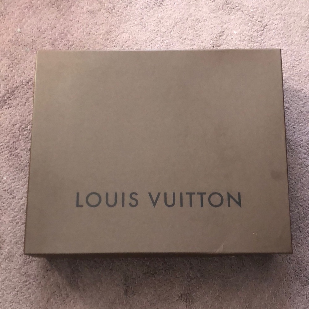 Louis Vuitton Packaging